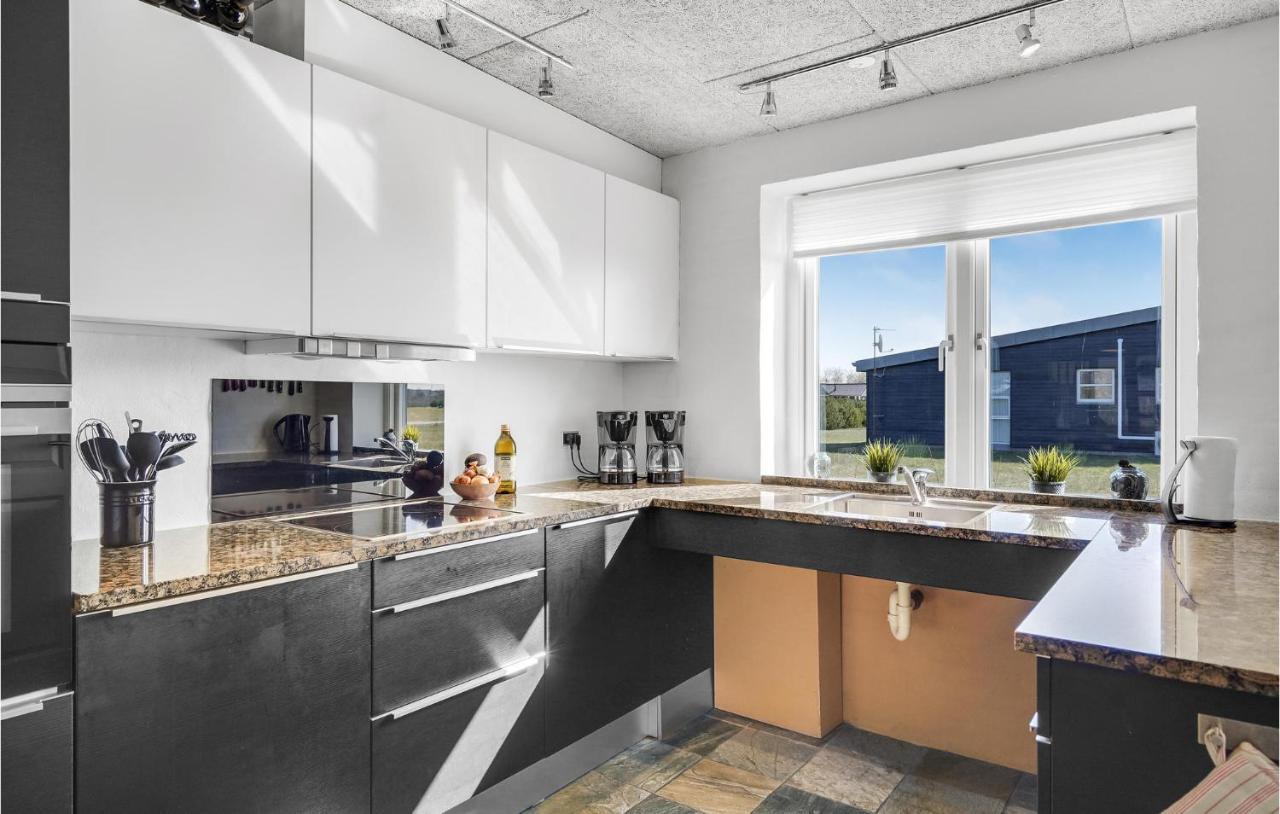 Nice Home In Tarm With Kitchen Eksteriør billede