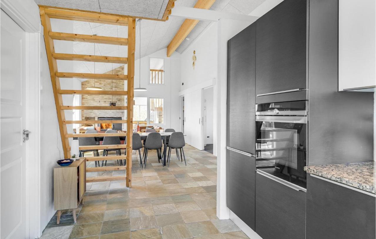 Nice Home In Tarm With Kitchen Eksteriør billede